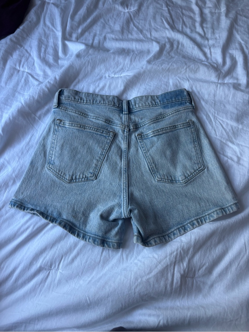 Abercrombie & Fitch Light WashThe 4” Mom Short High Rise Shorts - Picture 3 of 3